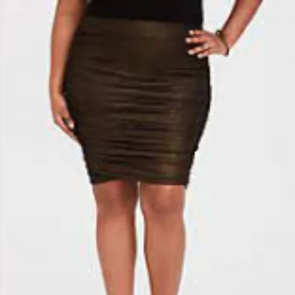 Torrid Gold Shine Shirred Bandage Mini Skirt Size 4 - Picture 12 of 12